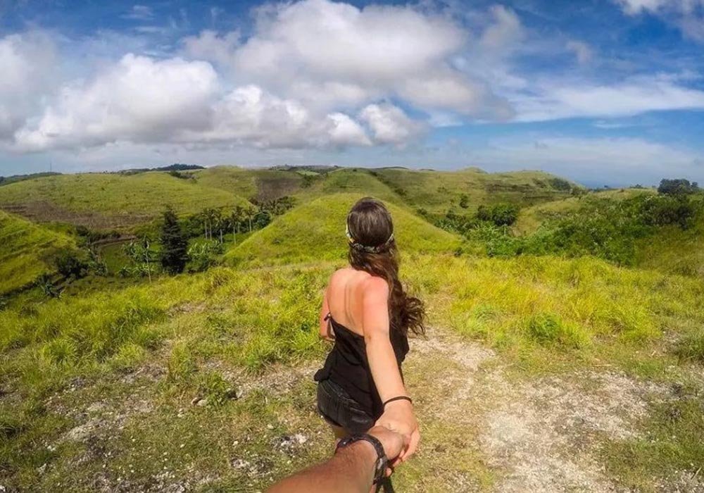 Bukit Teletubbies, Spot Foto Terbaik Dengan Pemandangan Memukau di Nusa Penida