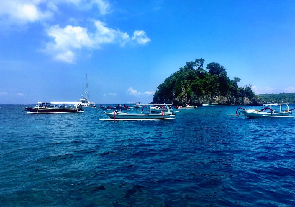 Crystal Bay, The Beaches are Its Very Clear Water in Nusa Penida